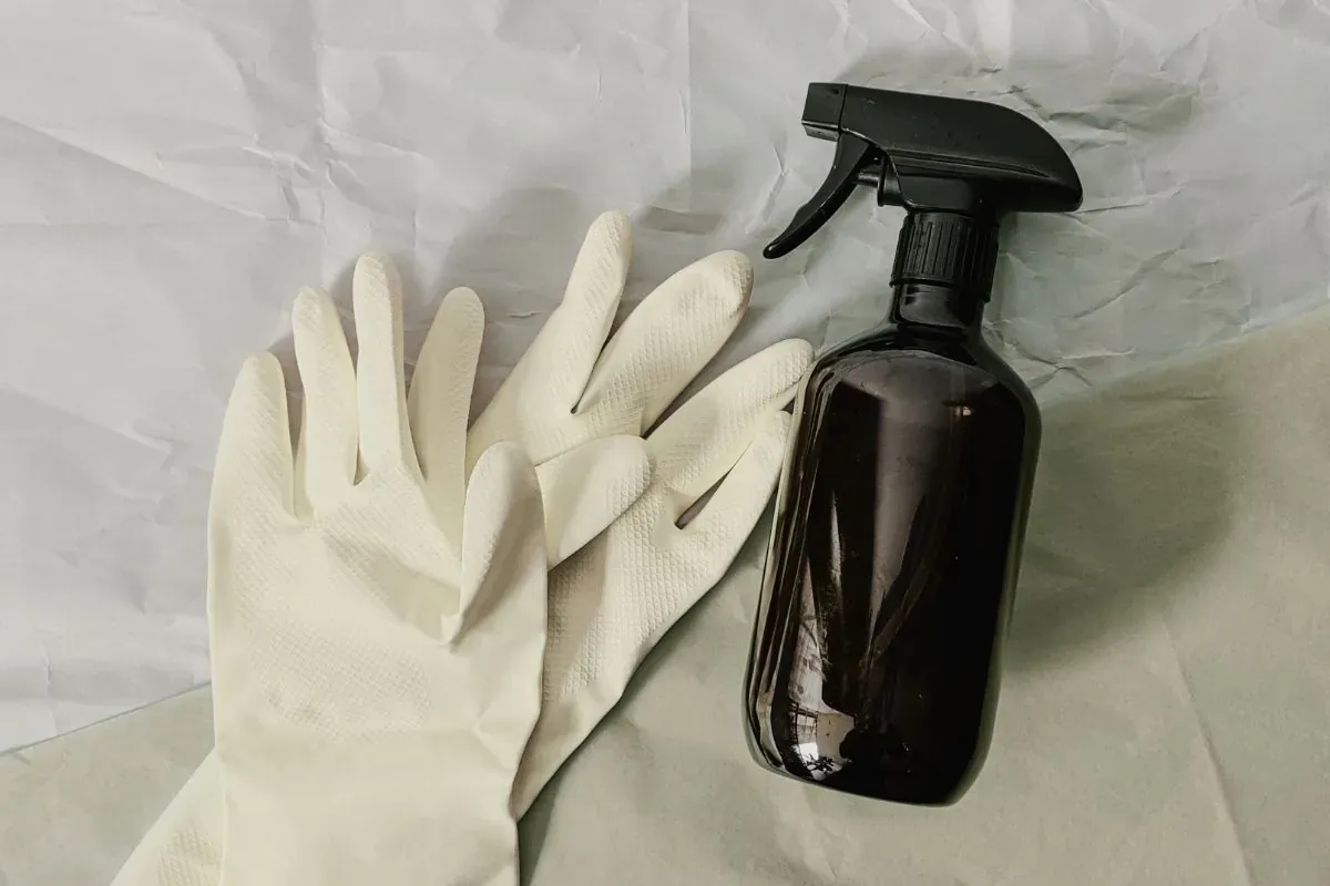 Skuteczne sposoby na mycie kafelek po remoncie bez uszkodzeń