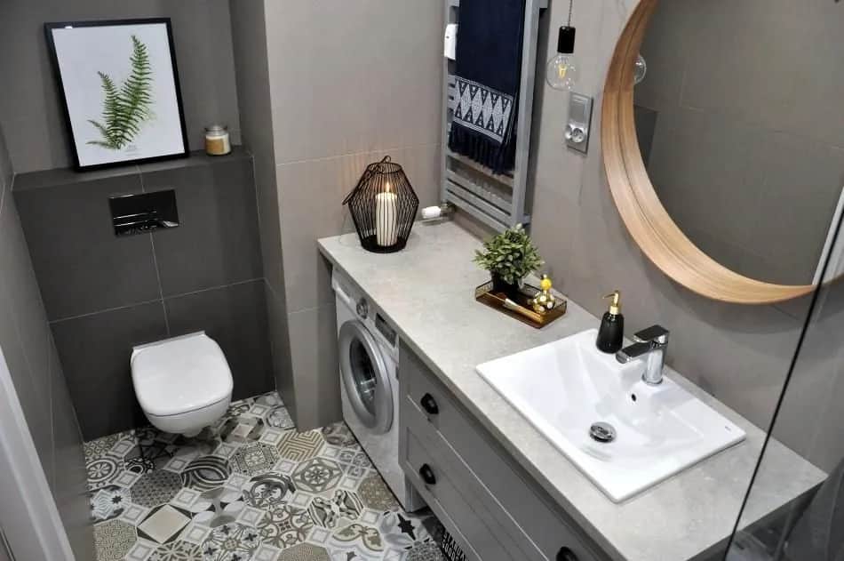 Jak sprytnie ukryć pralkę w małej łazience: 5 skutecznych metod