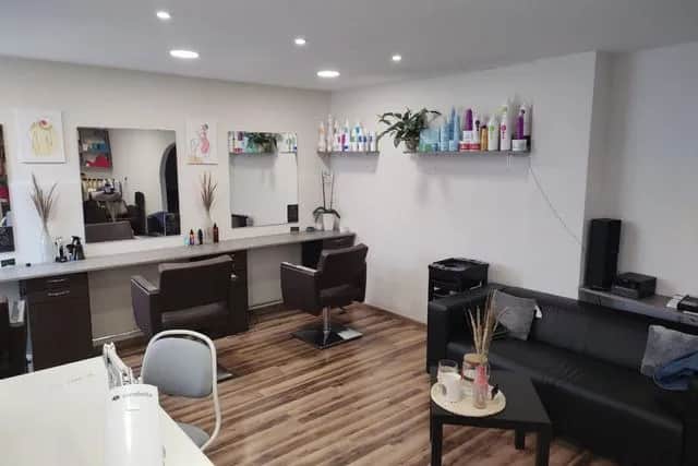 Co to jest salon fryzjerski? Poznaj usługi i atmosferę salonu